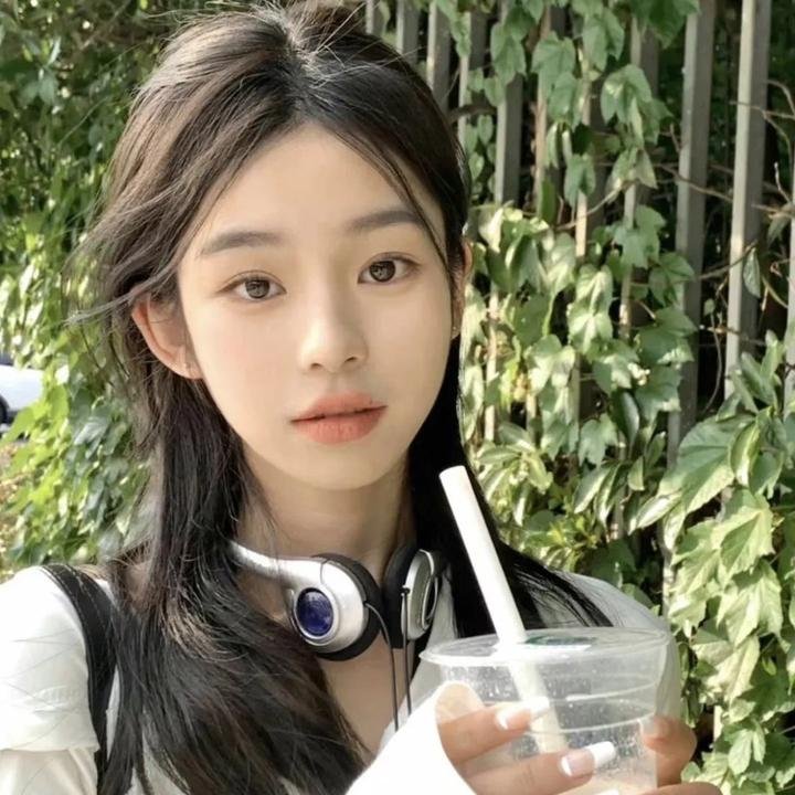 人气爱豆深夜密会神秘女子，前后半年内幕曝光，粉丝集体脱粉